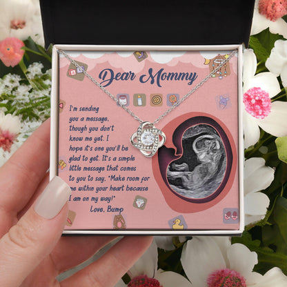 Dear Mommy To Be I Am On My Way - Love Knot Necklace - Mallard Moon Gift Shop